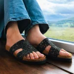 LEON Comfort női bőr papucs, FEKETE