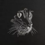 HÍMZETT Cica - sötétből kikandikáló profil  - UNISEX pulóver fekete