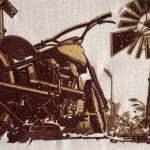 Vintage Motoros Hímzett Falikép – A Szabadság Hangulata