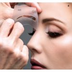 Karaja WONDER BROW STENCIL KIT - szemöldökformázó készlet